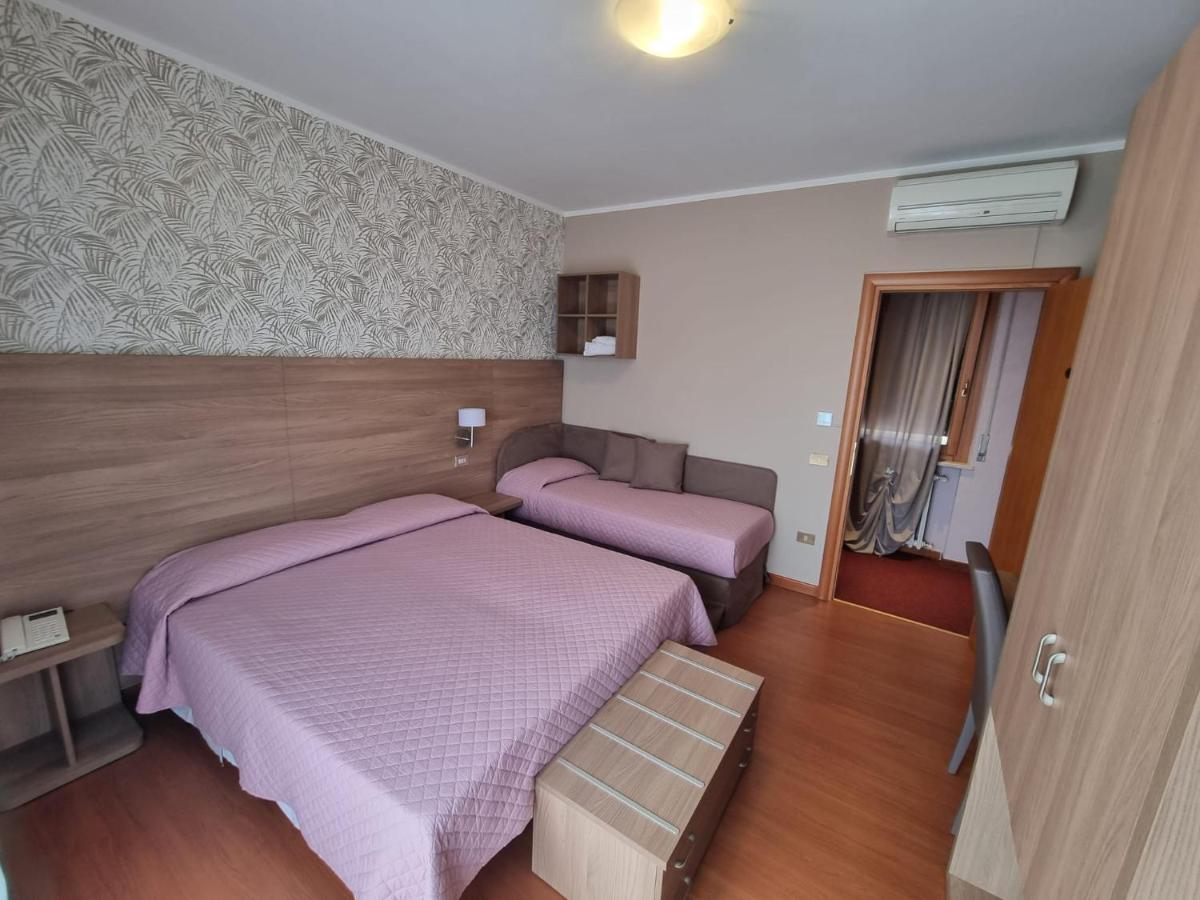 פסקיארה דל גארדה Hotel Fornaci מראה חיצוני תמונה