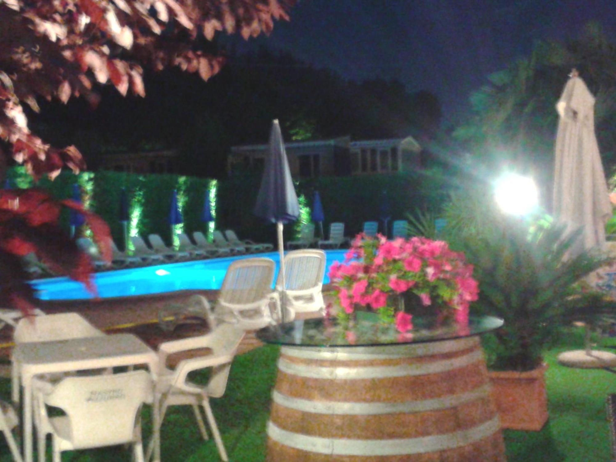 פסקיארה דל גארדה Hotel Fornaci מראה חיצוני תמונה