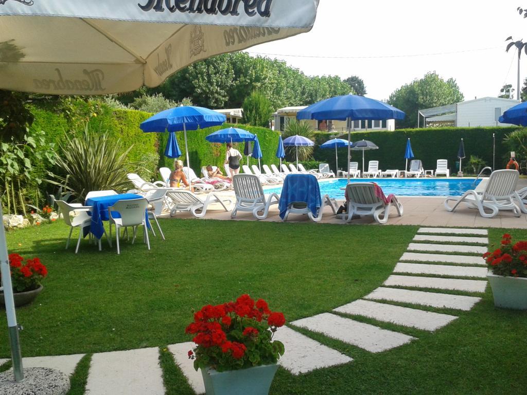 פסקיארה דל גארדה Hotel Fornaci מראה חיצוני תמונה