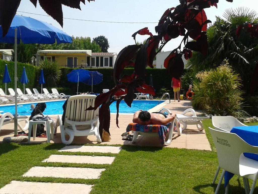 פסקיארה דל גארדה Hotel Fornaci מראה חיצוני תמונה