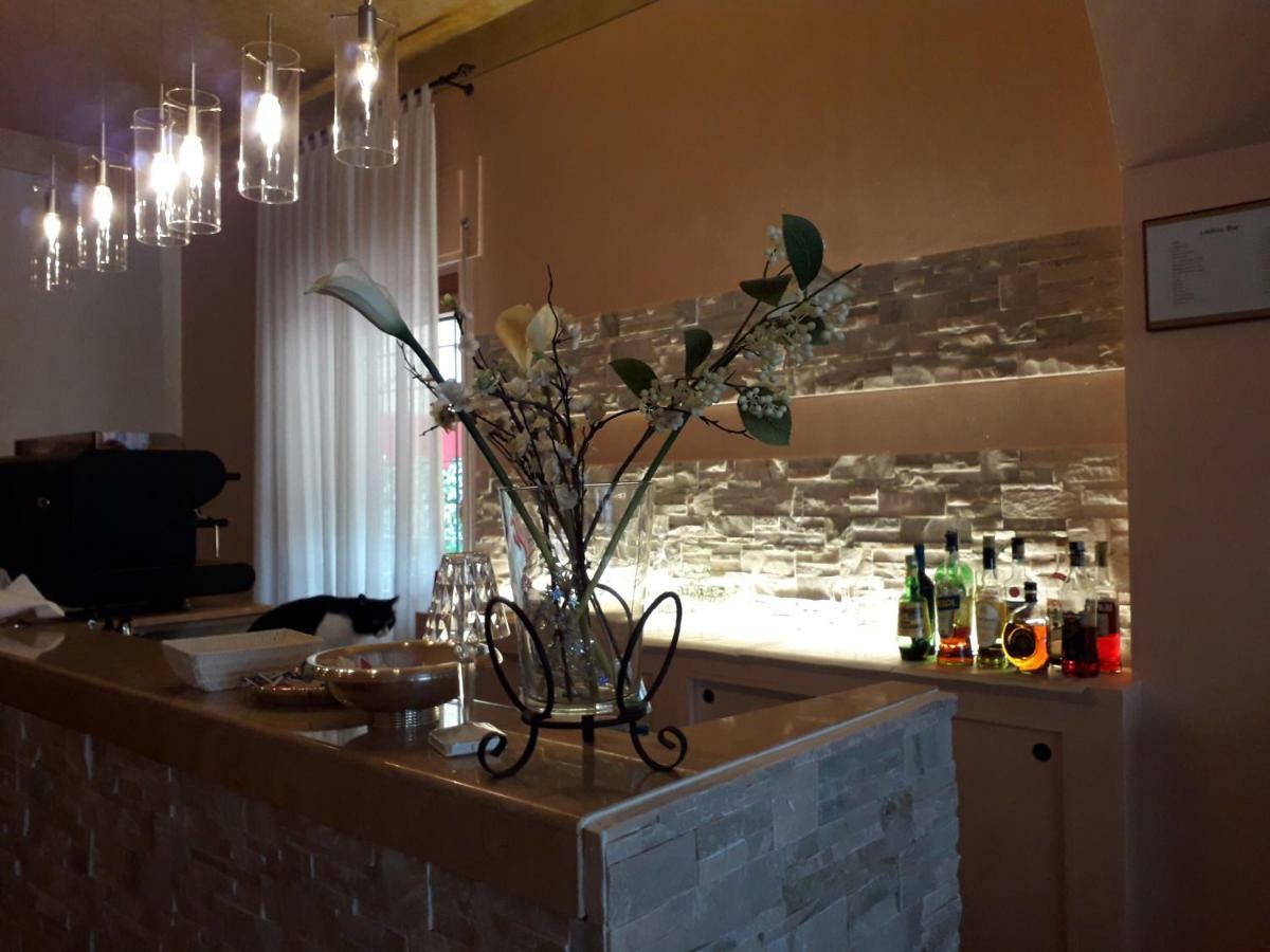 פסקיארה דל גארדה Hotel Fornaci מראה חיצוני תמונה